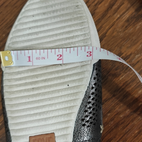 Frye Melanie Pewter Leather Flats Size 6.5 M Metallic - Picture 10 of 12